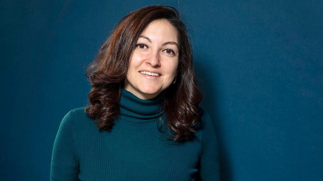 Zineb Mekouar primée par l’Académie française pour Souviens-toi des abeilles