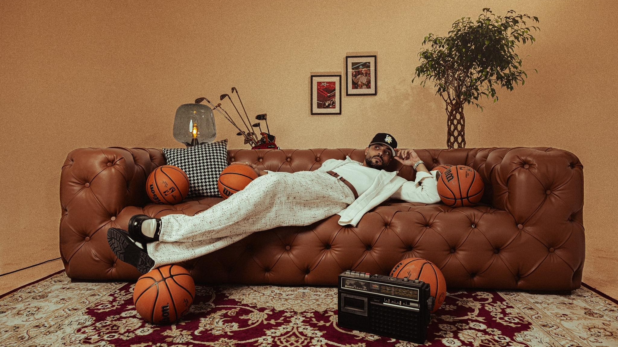 Interview avec Ouenza : « Ce n’est pas parce que je porte du rose que je n’ai pas fait de l’underground »