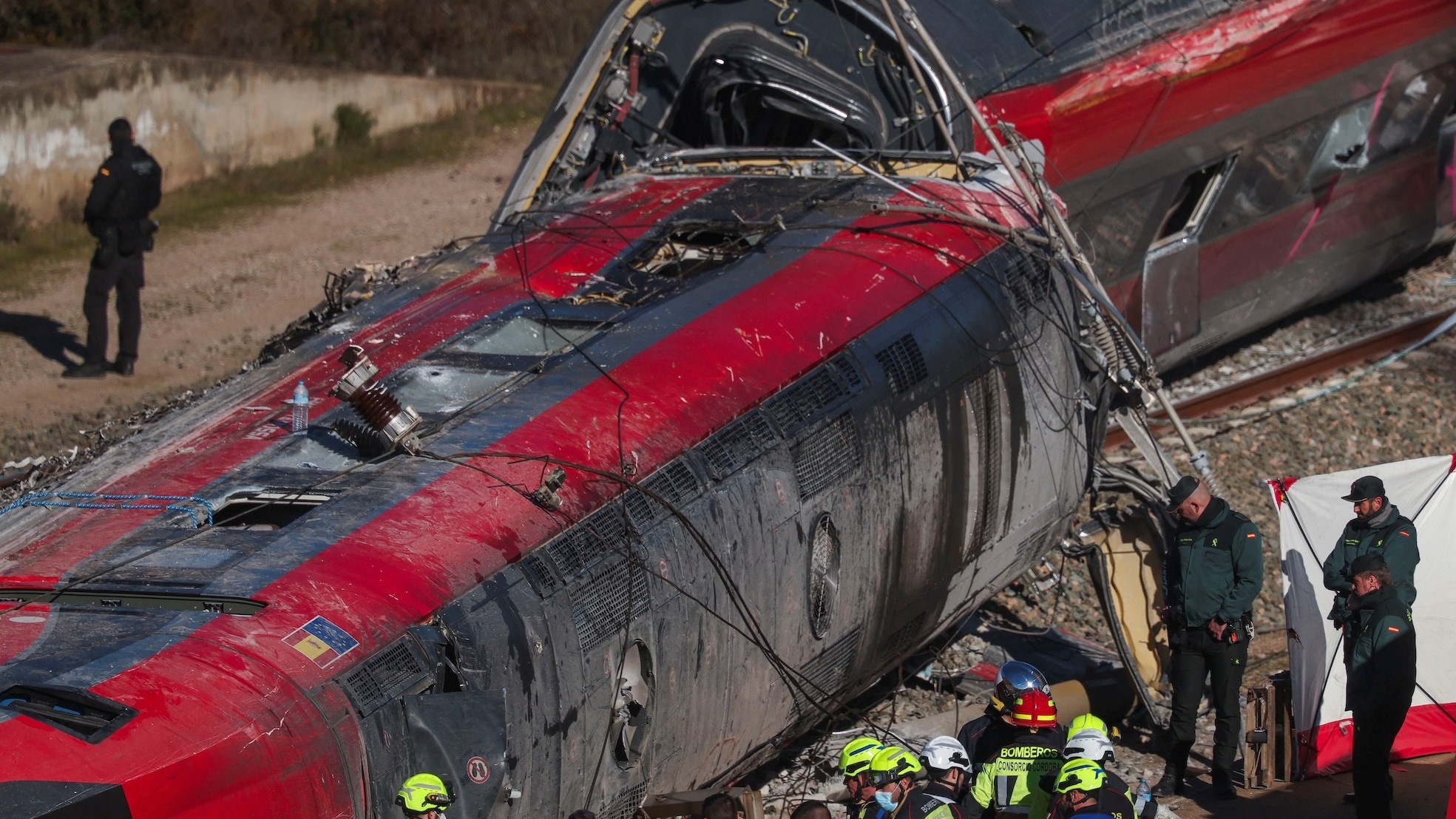 Collision de trains en Espagne: le gouvernement décrète trois jours de deuil national
