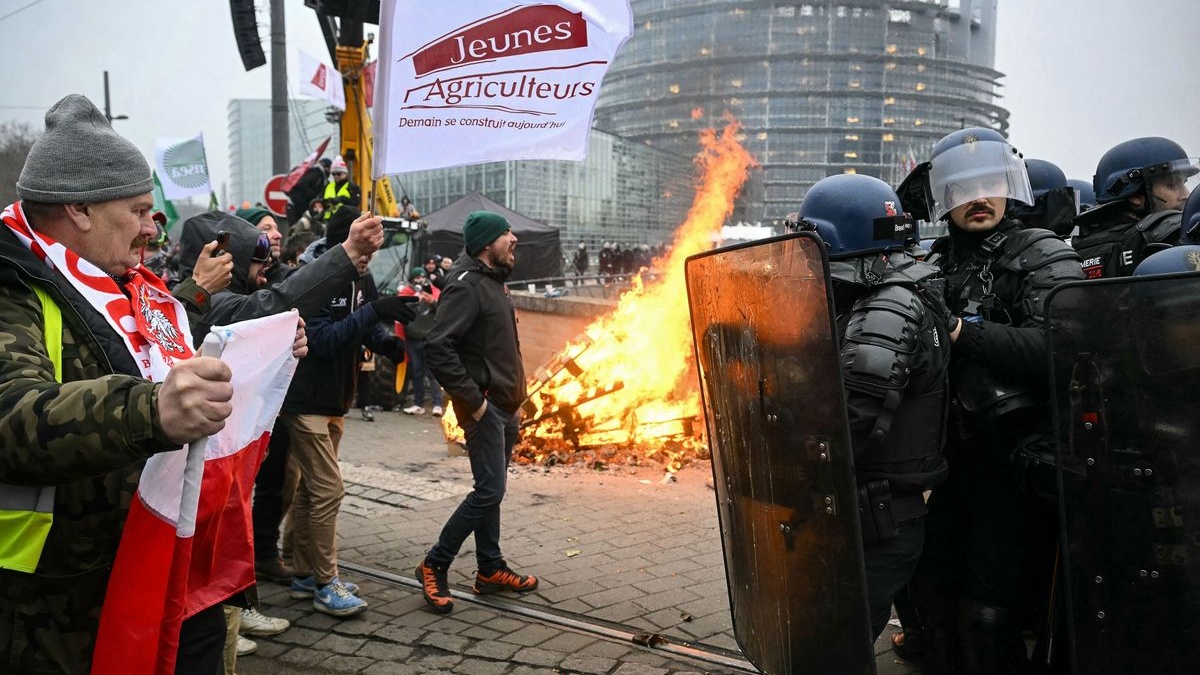 Mercosur : Des milliers d'agriculteurs manifestent à Strasbourg