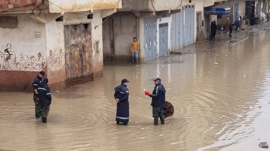 Ksar El Kébir : inondations et évacuations d’urgence, les autorités en état d’alerte