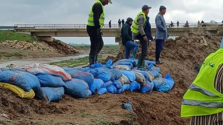 Sidi Kacem: mobilisation sur le terrain et interventions urgentes pour faire face aux conséquences des inondations