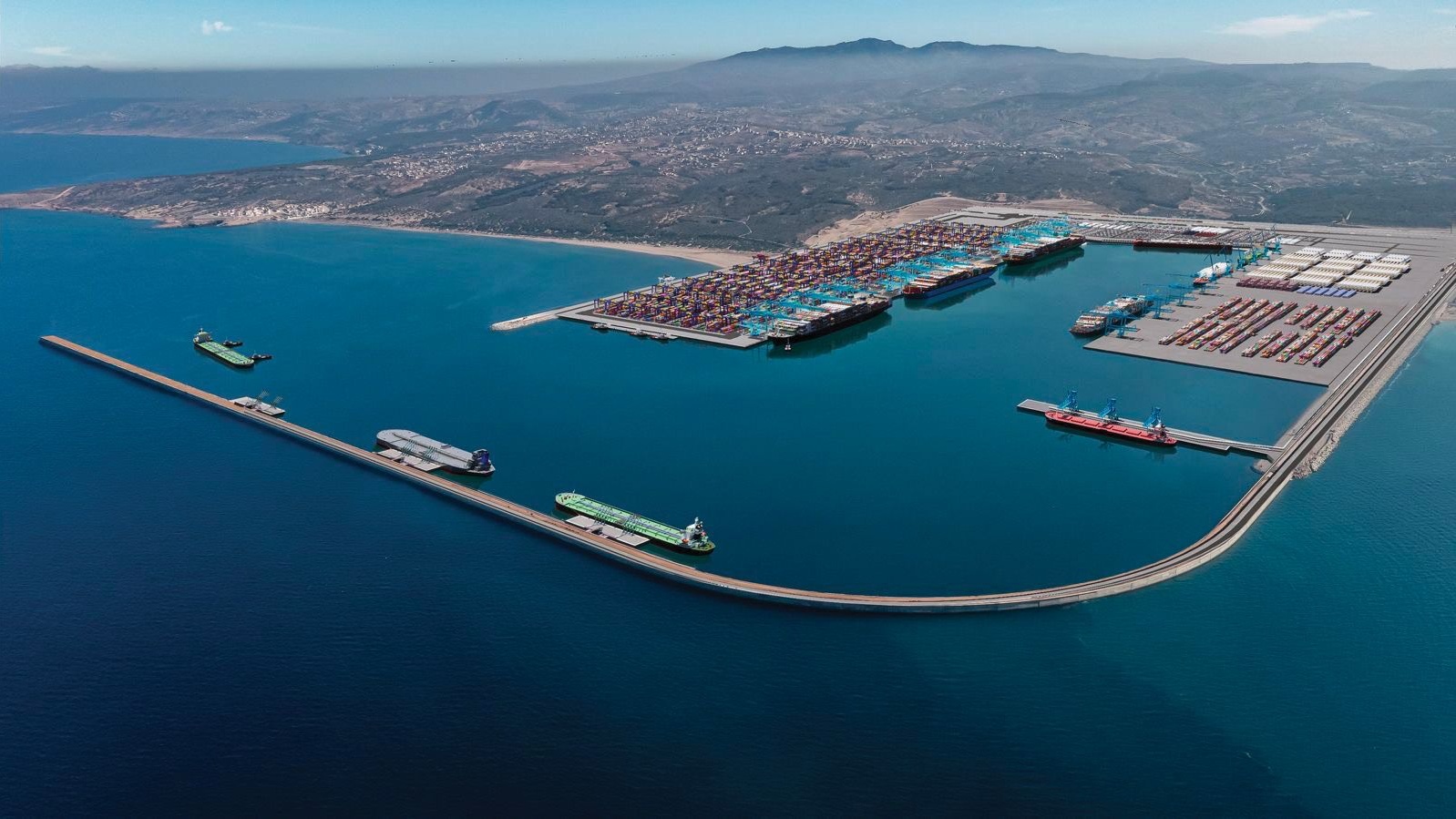 Sous la conduite de Sa Majesté le Roi Mohammed VI, le nouveau port de Nador West Med : un levier de transformation territoriale et industrielle