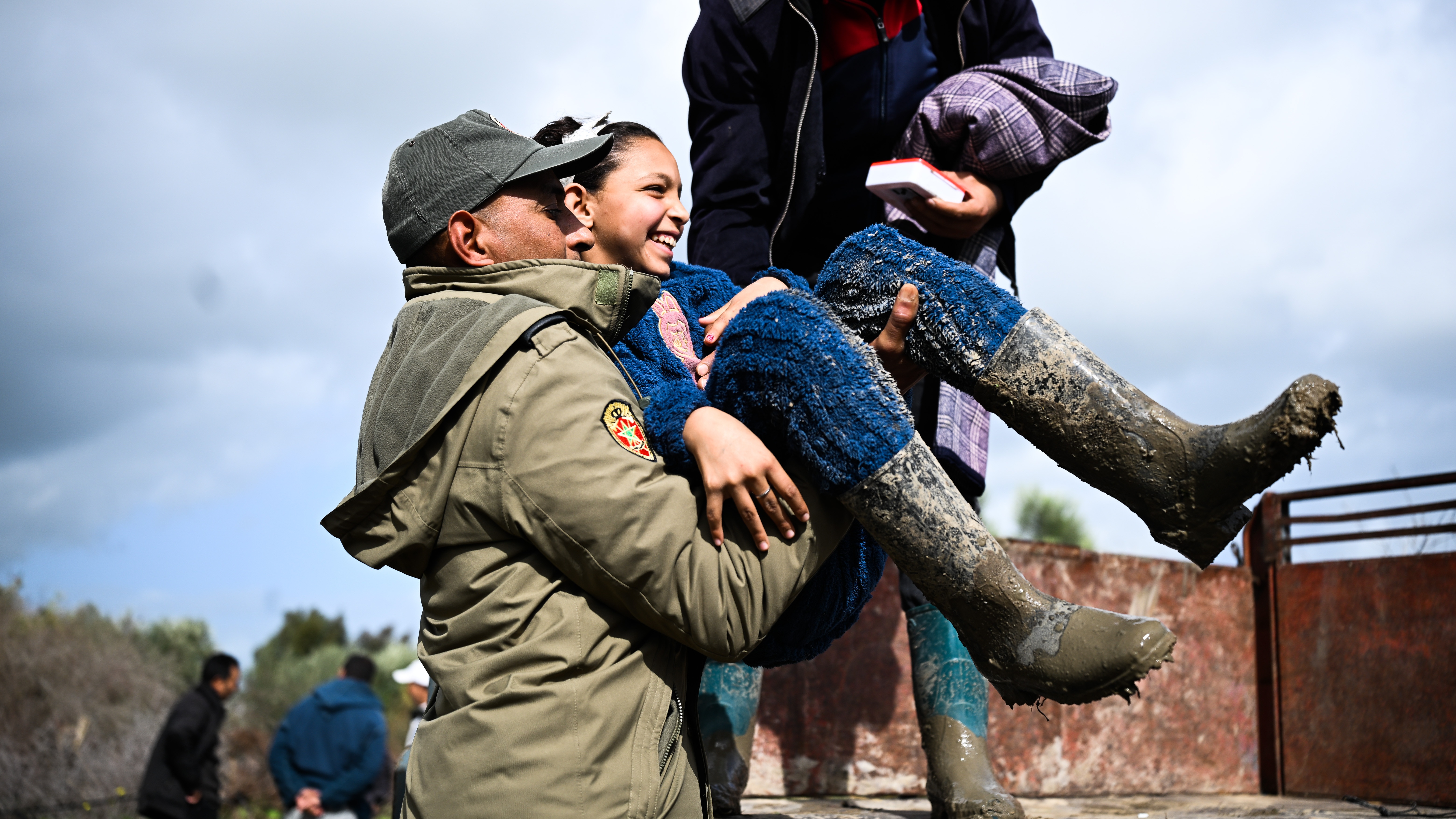 Ksar El Kébir : l’accès de la ville restreint, les évacuations s’accélèrent (le point sur la situation) 
