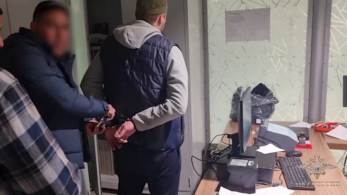 Un Russe extradé du Maroc accusé d’avoir été juge au sein de Jabhat Al-Nosra en Syrie