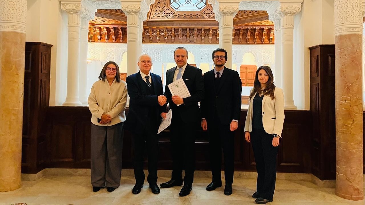 Accord de don entre la BAD et BAM pour développer les paiements électroniques et renforcer l’inclusion financière