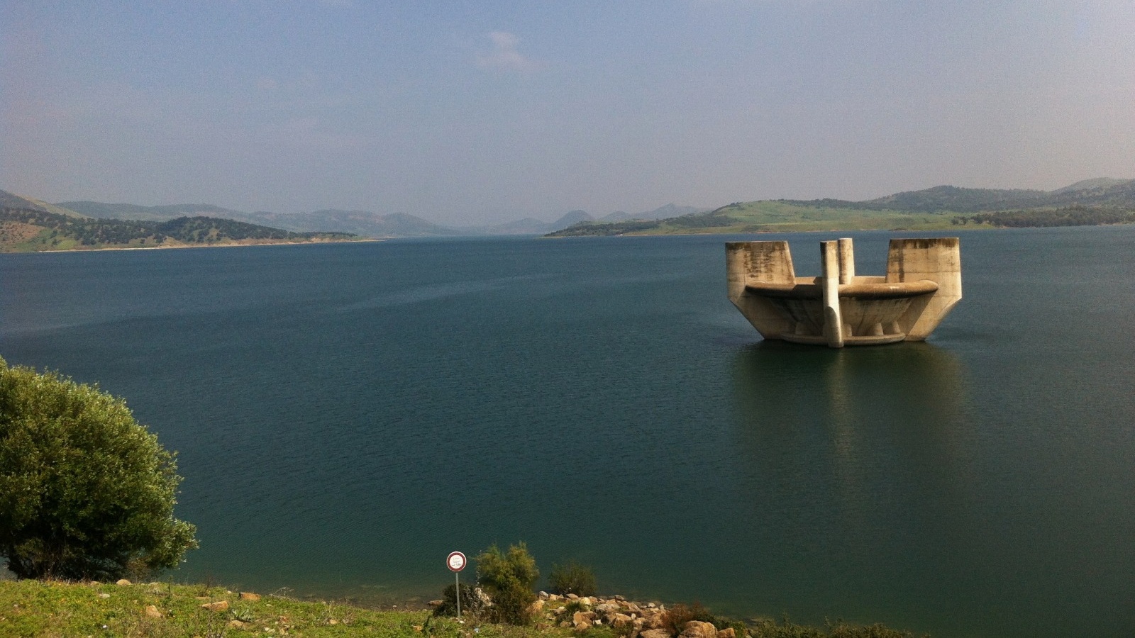 Barrage d’Oued El Makhazine: Situation stable avec une baisse du niveau de la retenue