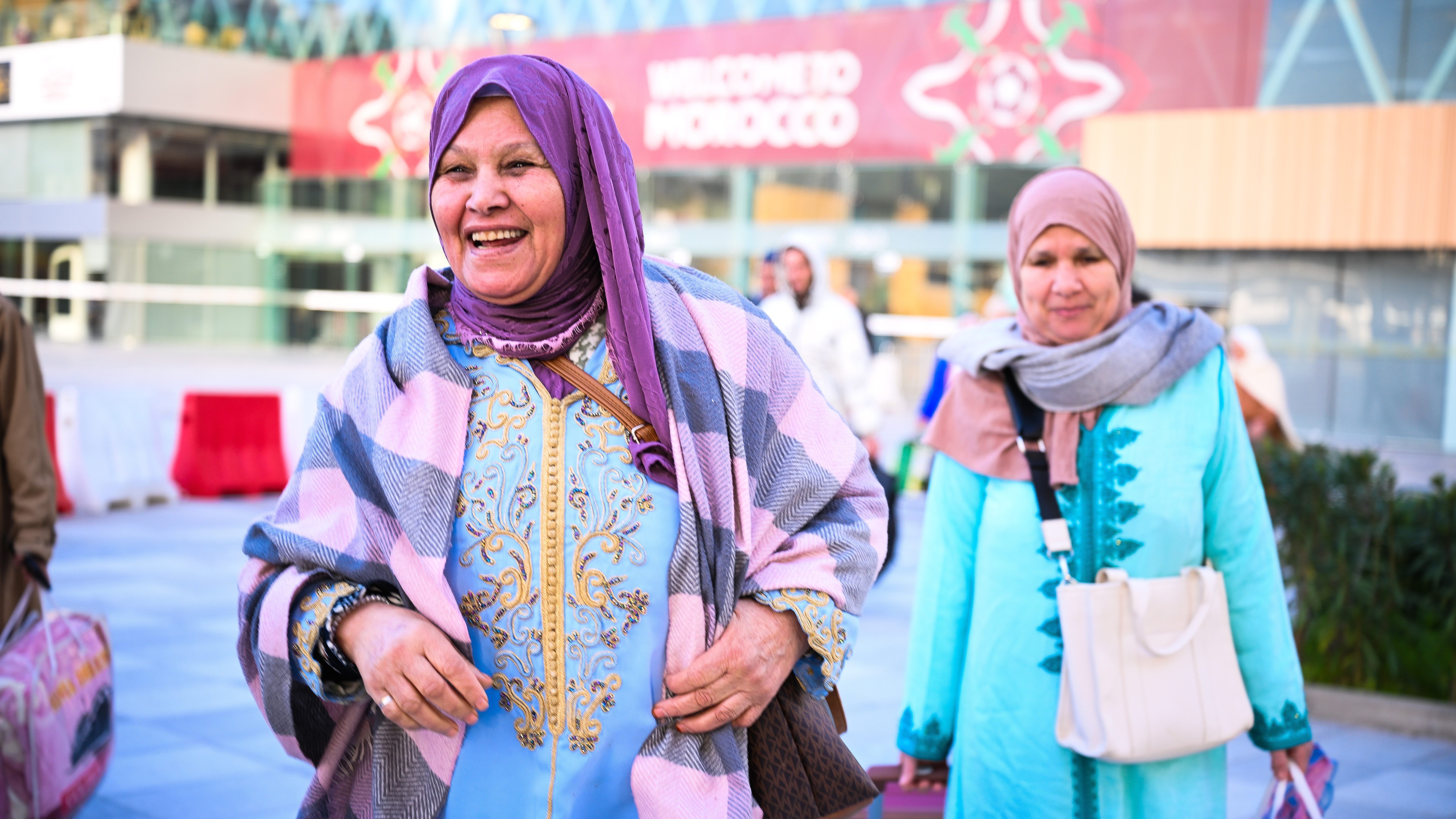 Ksar El Kébir: Les habitants reçoivent des aides alimentaires après leur retour 