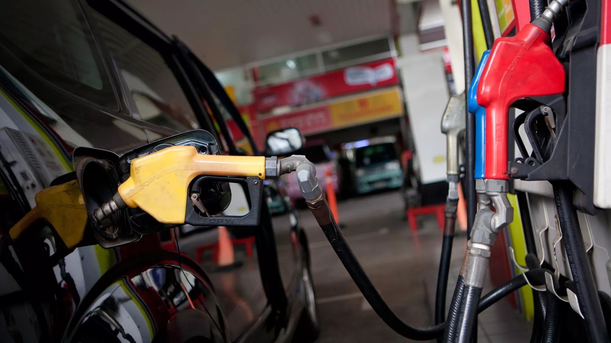 Conflit au Moyen-Orient : le détroit d’Ormuz menacé, le pétrole risque de flamber à des niveaux inédits