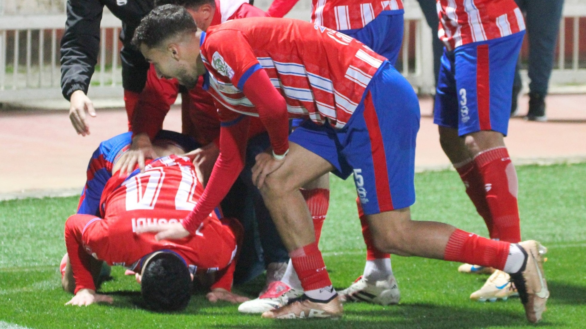 J18 Botola D2 :  sommet à Tétouan entre le premier et le deuxième 