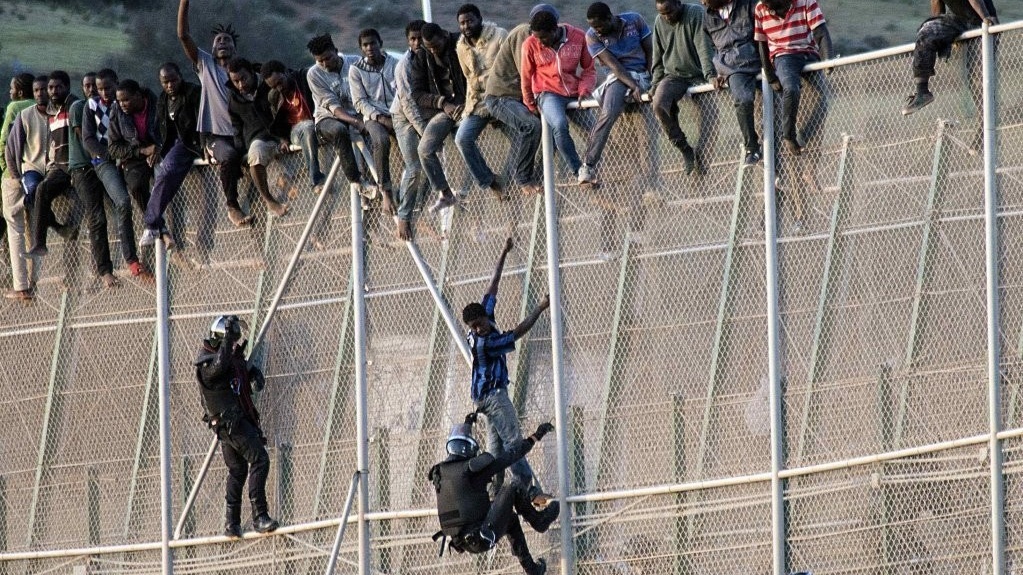 Migrations : les départs depuis le Maroc vers l’Europe reculent de 17 % en 2025 