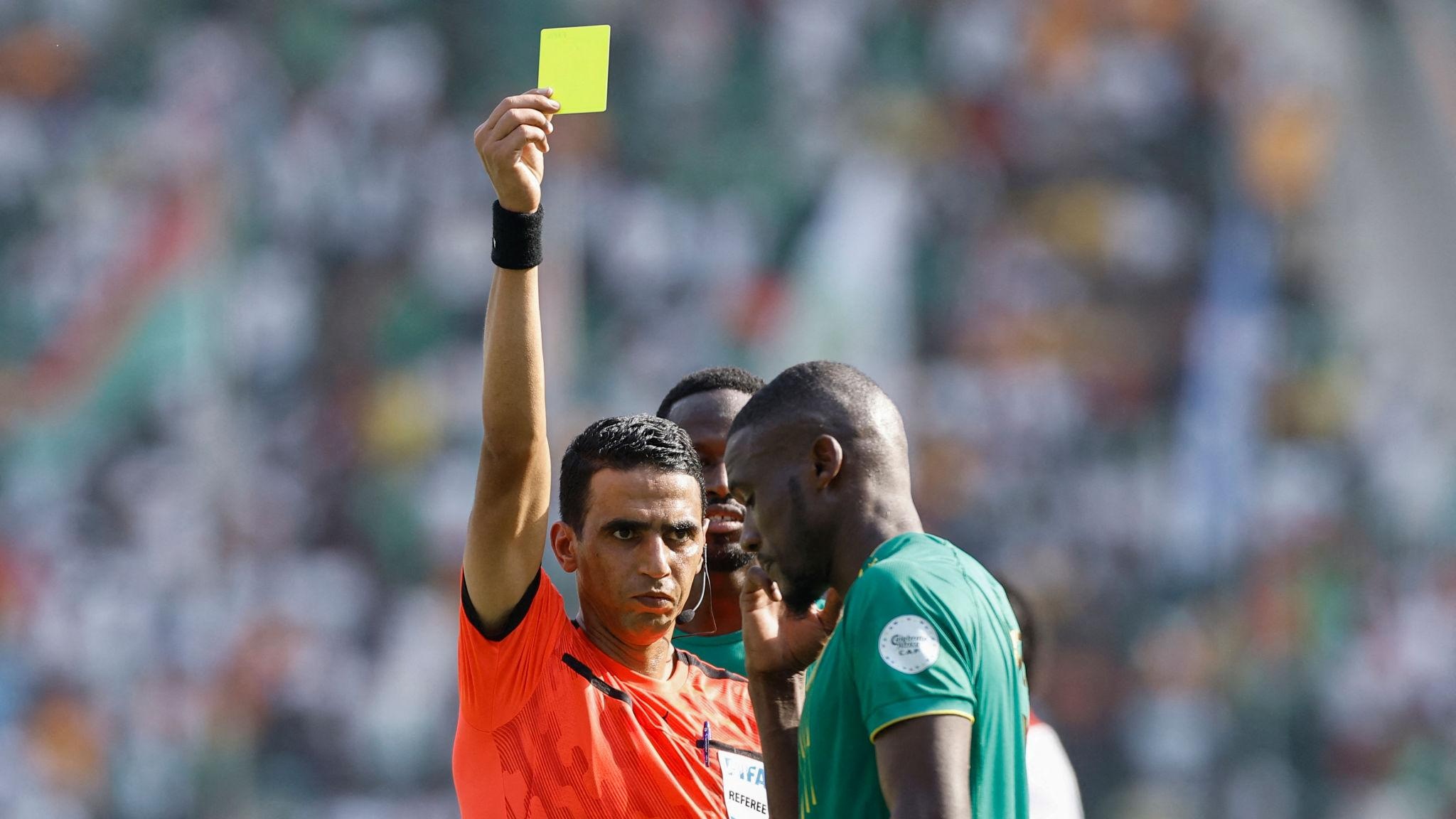 ¼ F. Ligue des champions :  ce soir Ahly - Espérance, choc sous huis clos avec des arbitres marocains qui jouent leur place pour la CDM 2026