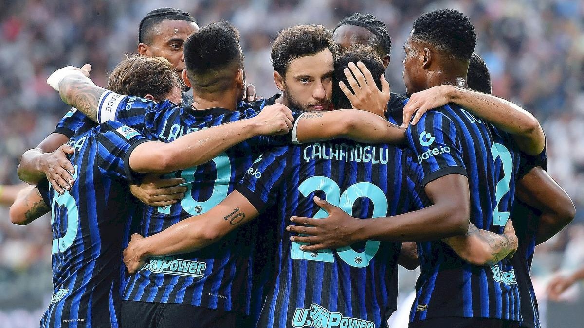 Serie A : l’Inter écrase la Roma et conforte sa première place