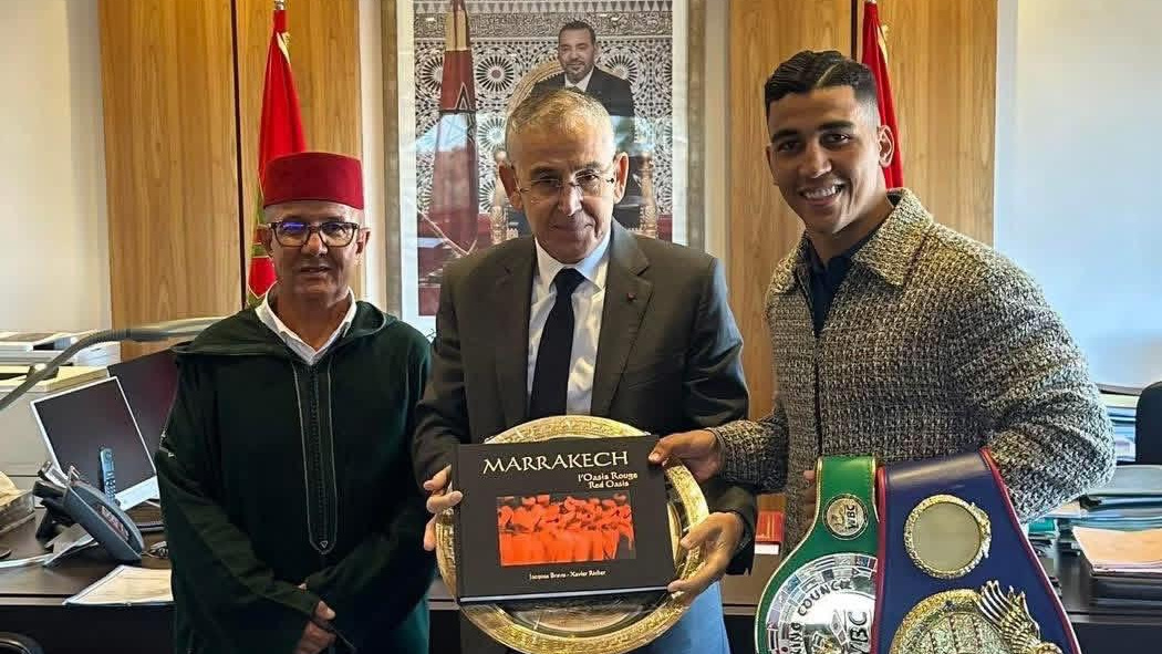 Boxe / Mondial WBC : La waliya de la Région Marrakech-Safi honore le boxeur Tarik Hadir