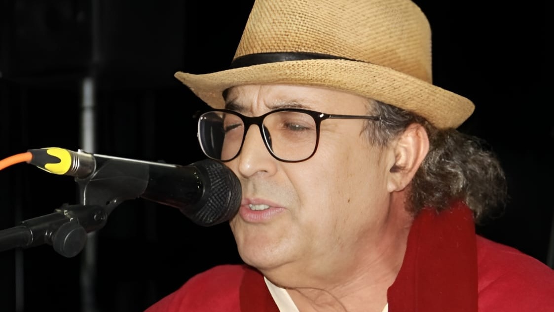 Le chanteur KHAMIS, une voix qui tisse des ponts !