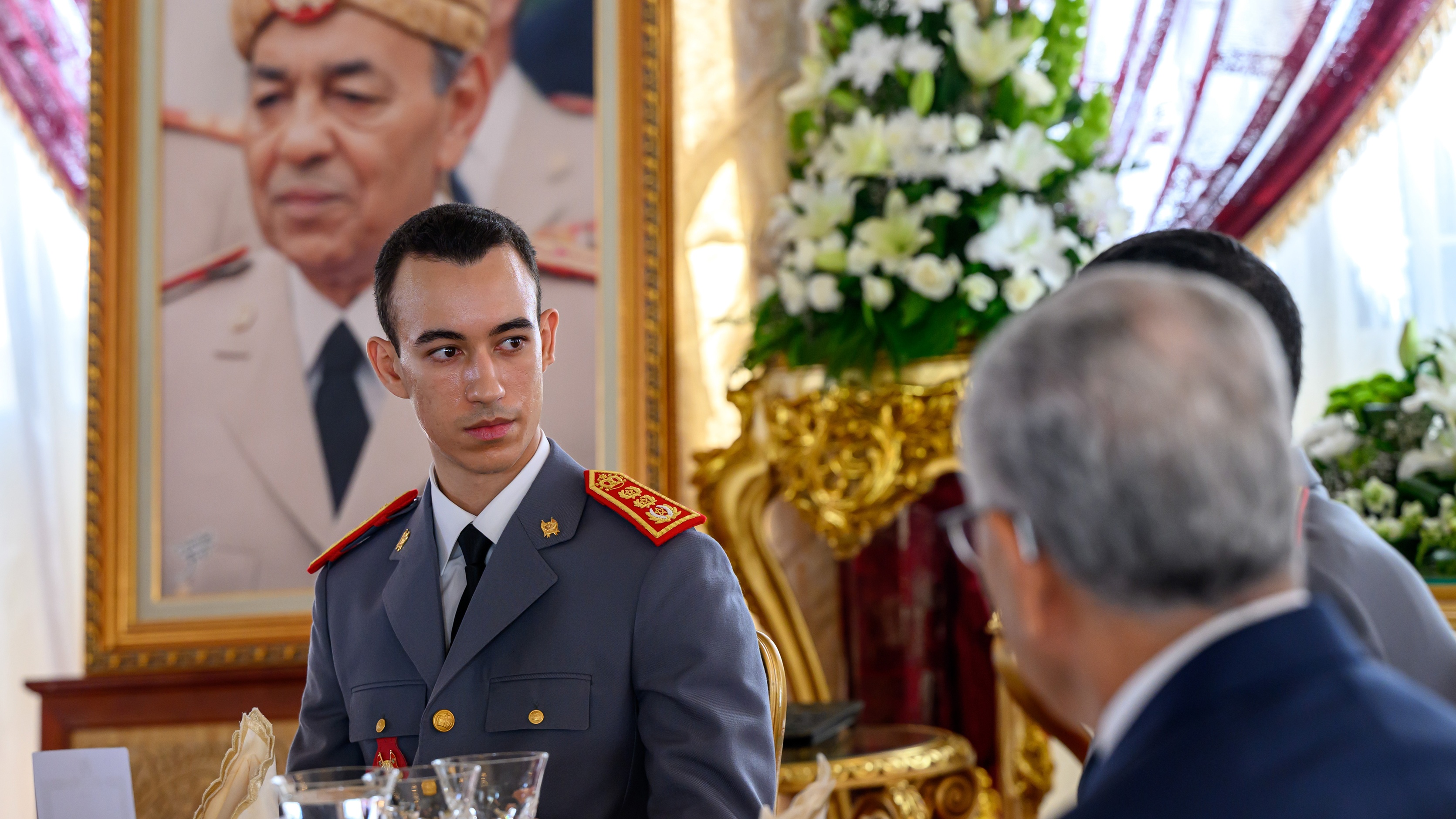 Le souverain nomme SAR le Prince Héritier Moulay El Hassan Coordinateur des Bureaux et Services de l’Etat-Major Général des FAR
