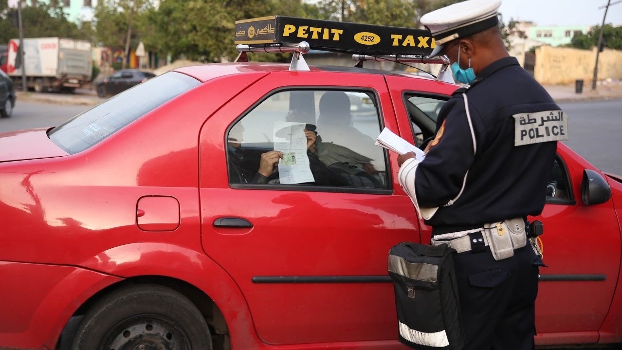 Arrestation à Casablanca de deux chauffeurs de taxi soupçonnés d’avoir mortellement agressé un confrère