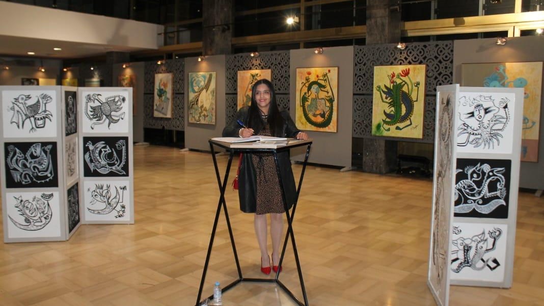 Exposition « Les Échos » de Houda Benjelloun : du surréalisme, des chimères et de l’onirique