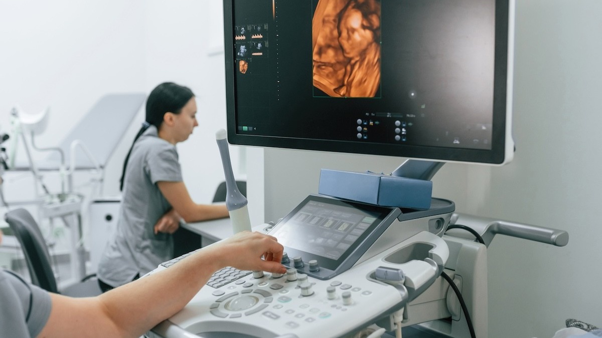 IA dans le secteur de la santé : Tehraoui annonce un programme pilote d’échographie assistée pour les femmes enceintes