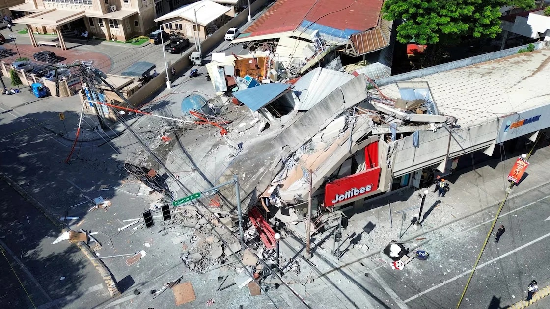 Un séisme de magnitude 7,8 frappe les Philippines