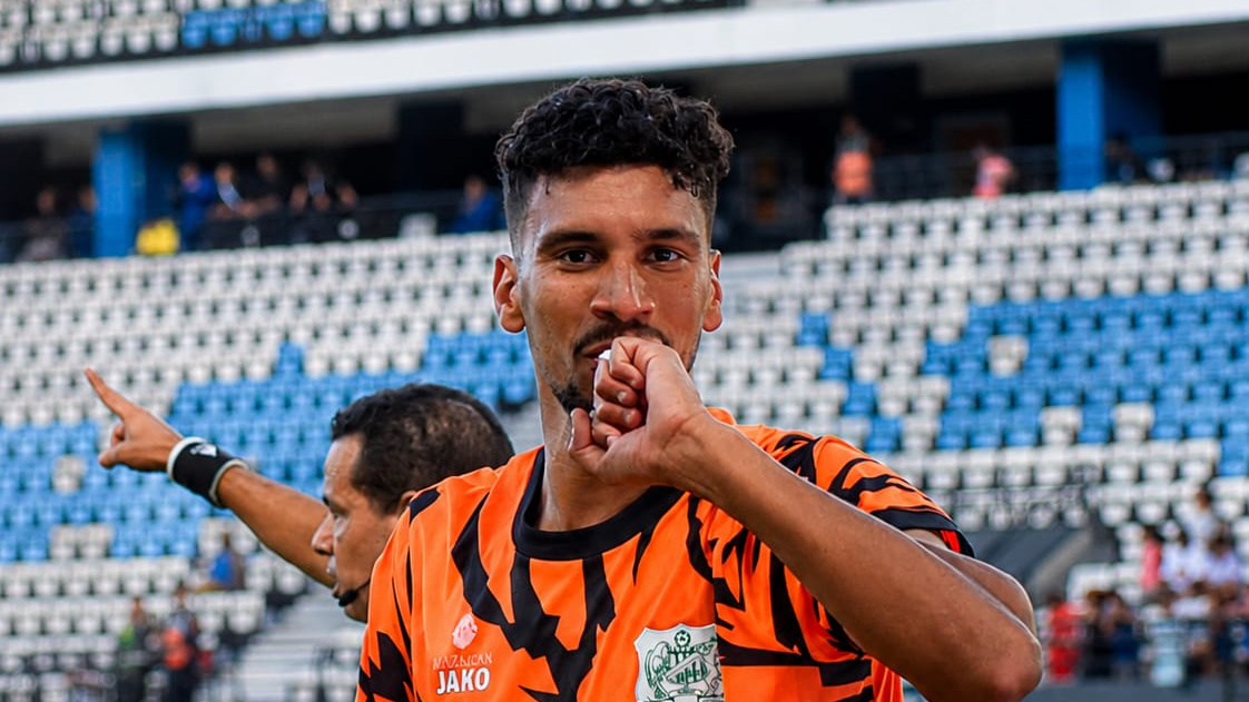 Botola Pro D1/ UST-DHJ (1-2) : Ayoub Ennakouss, auteur d’un doublé magnifique !