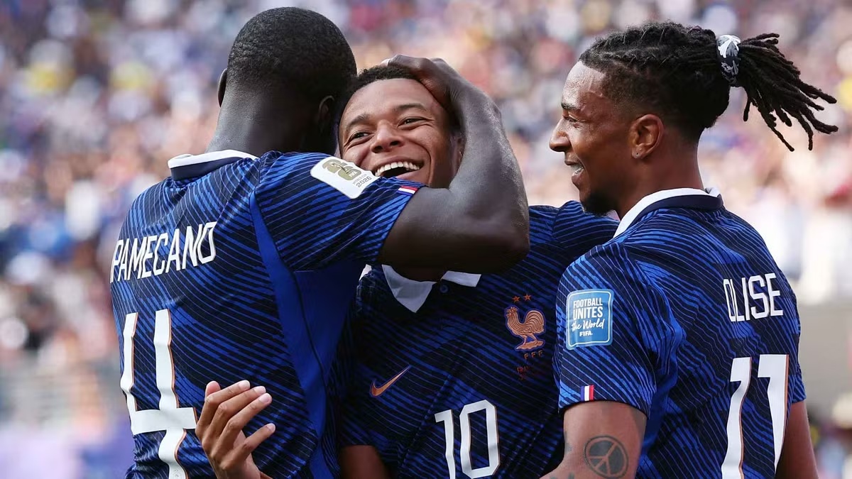 CdM 2026 : Trop forte pour la Suède, la France file aisément en huitièmes