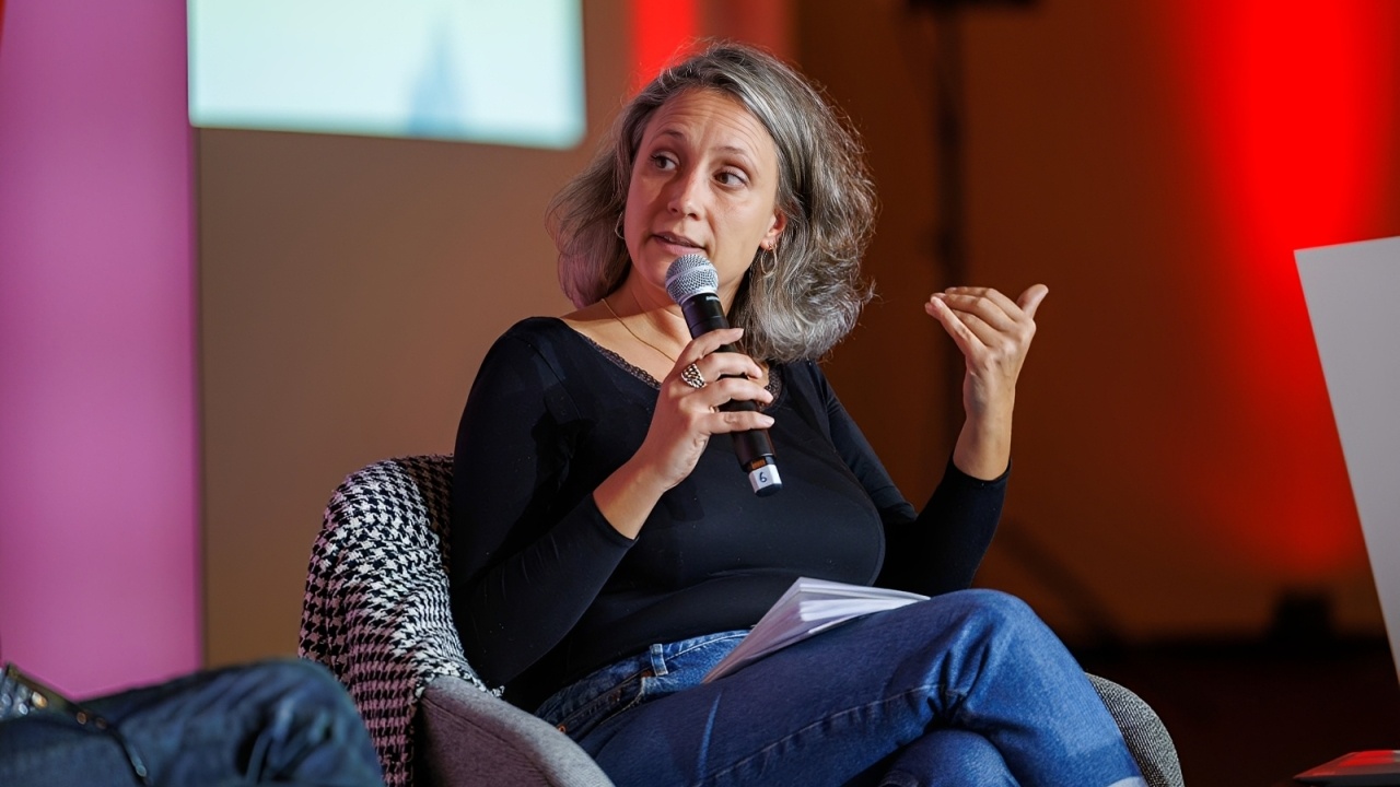 Interview avec Anne Millet : « là où le monde trace des frontières, la littérature jette des ponts »