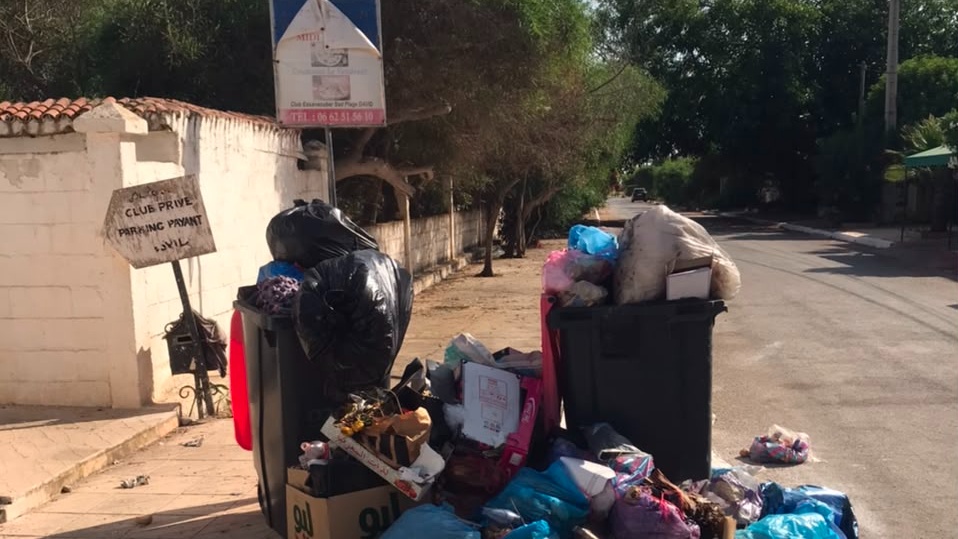 Mansouria : la Plage David engloutie sous les ordures 
