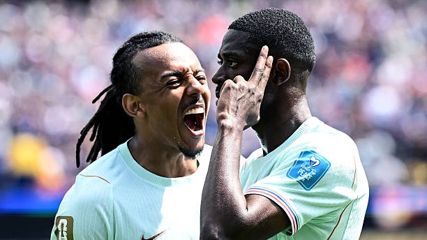 CdM 2026 : les Lions …en rouge, les Bleus en …vert clair !