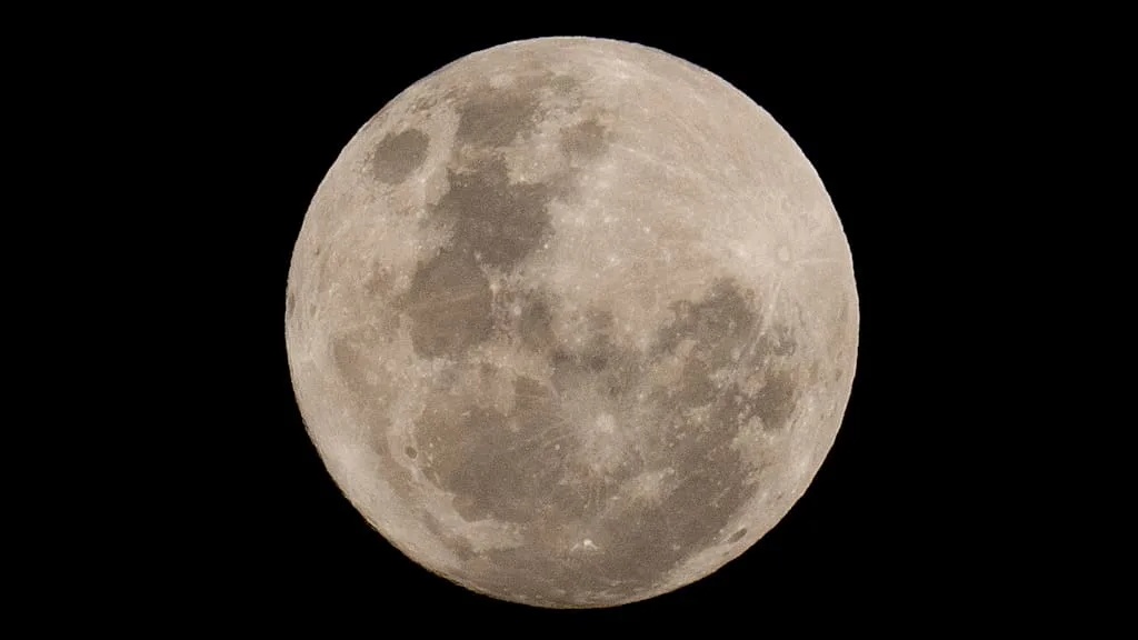 Des débris de fusée SpaceX pourraient s'écraser sur la Lune