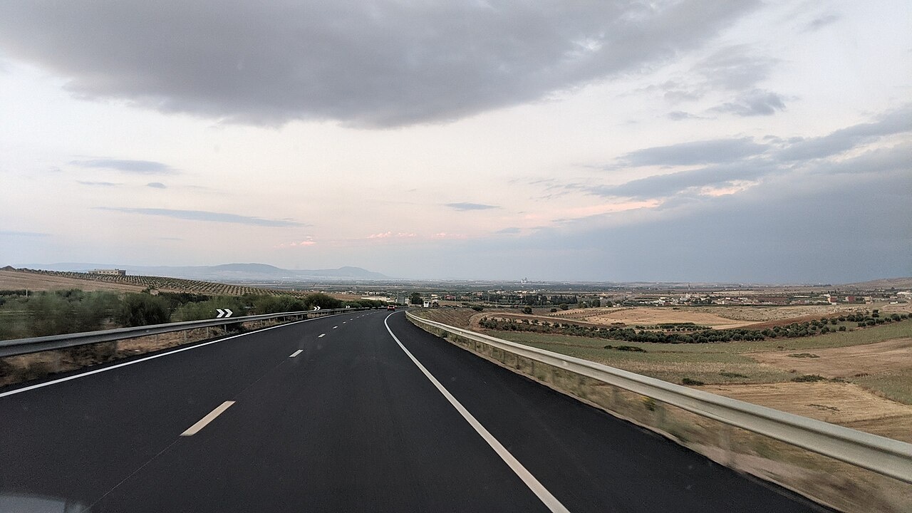 Autoroute Fès-Oujda : Baraka évoque des contraintes géologiques