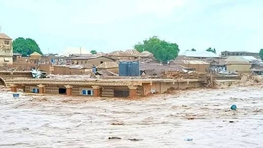 Pluies et crues ont fait 110 morts au Pakistan