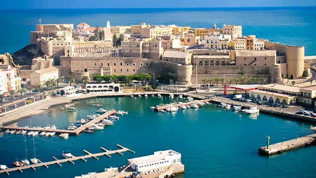 Fnideq-Sebta: L'Espagne achève une barrière flottante à la frontière maritime