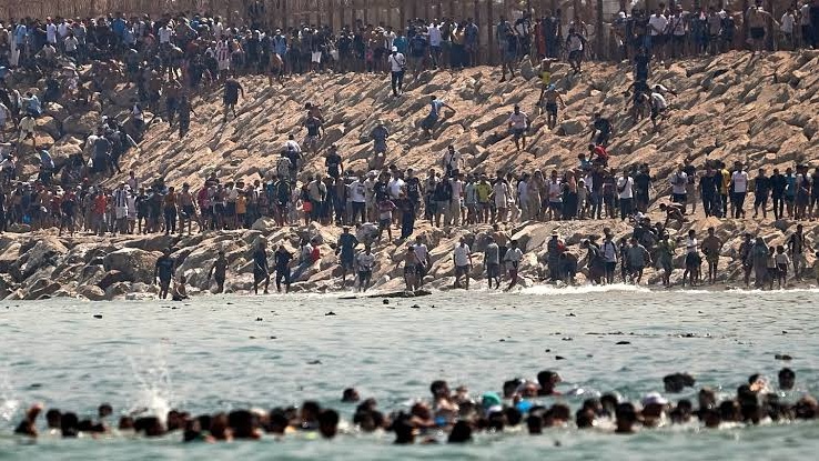L'Espagne annonce le retour au Maroc de près de 70.000 migrants depuis Sebta