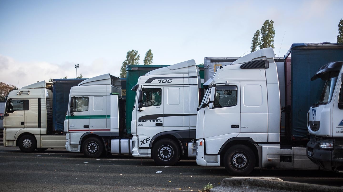 Transport routier de marchandises : les syndicats menacent d'une grève nationale face à la flambée des prix du carburant