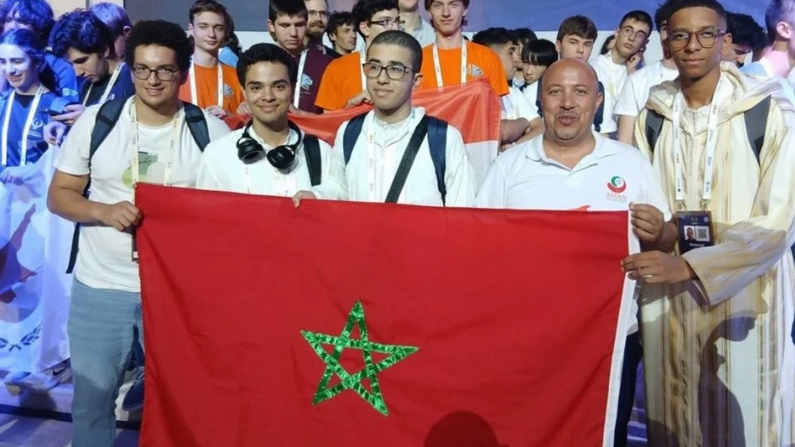 Zakaria Abisourour offre au Maroc une médaille d'argent historique à l'Olympiade d'informatique 