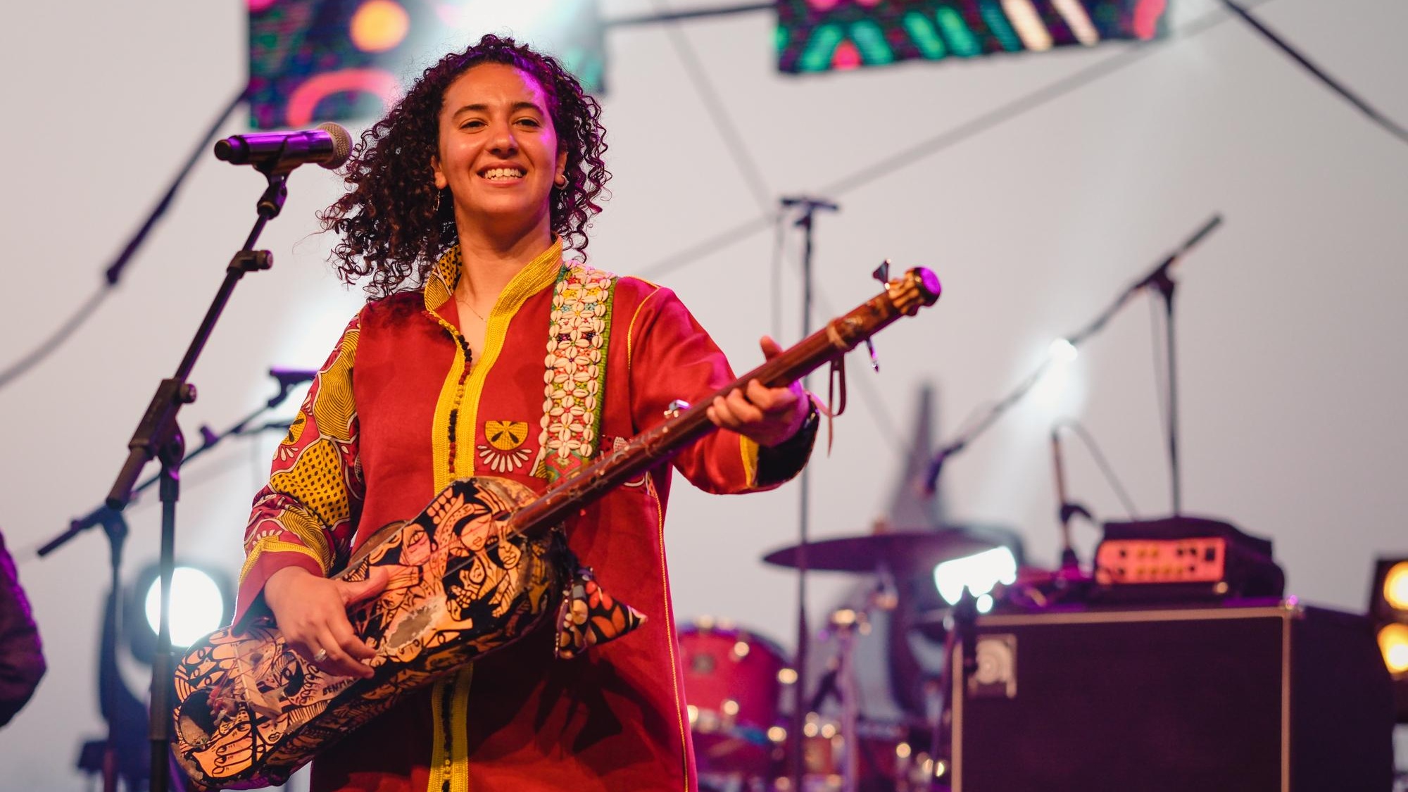 Interview avec Hind Ennaira : « La musique Gnaoua change de tempo, mais garde intacte son identité »