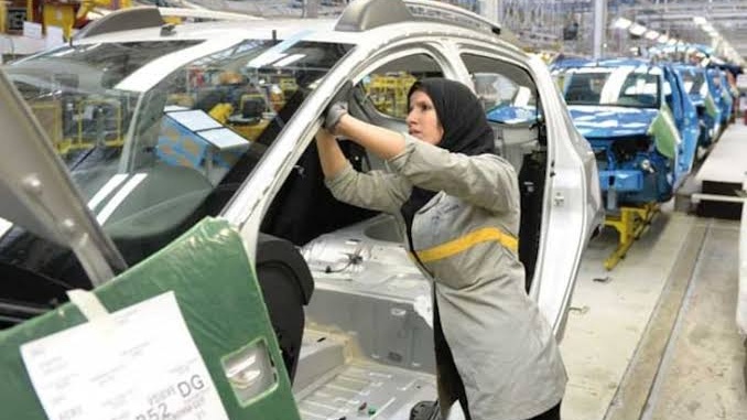 Ni chinoise, ni coréenne : fabriquée au Maroc, la voiture à moins de 14 000 € qui détrône Tesla en Europe