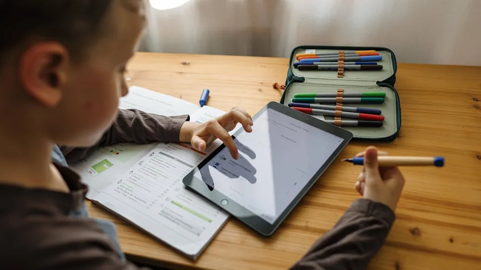 Education: Quand l’intelligence artificielle dispense de l’effort d’apprendre 