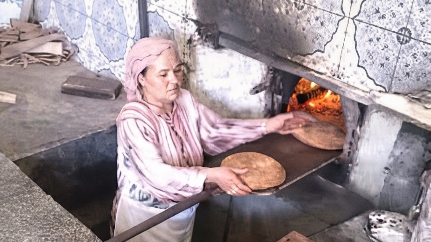 El Jadida : Ced femmes gardiennes du pain ancestral...