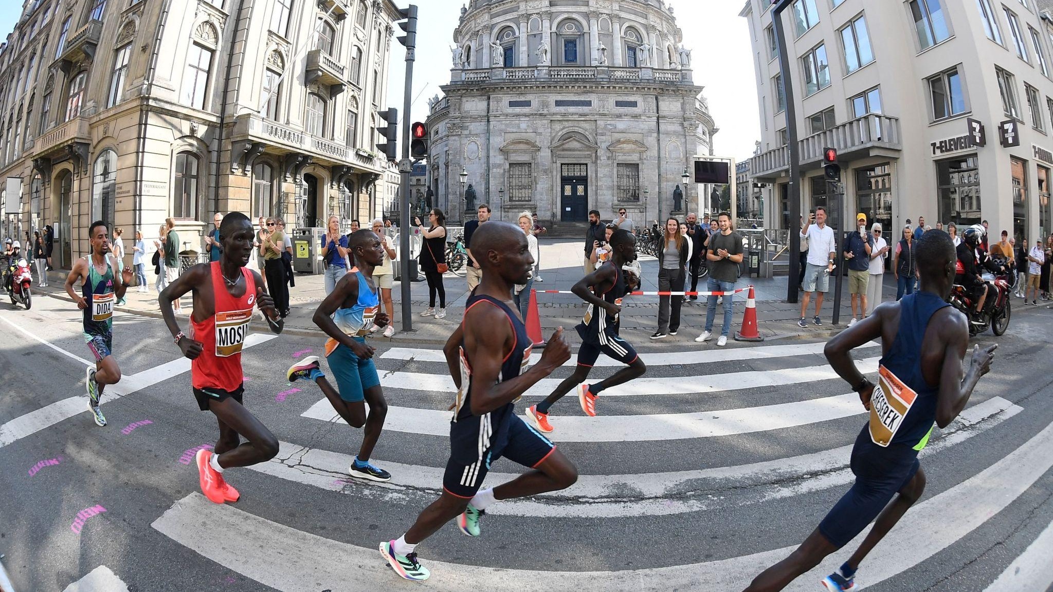 Mondiaux de course sur route : El Aaraby meilleur Marocain au semi-marathon