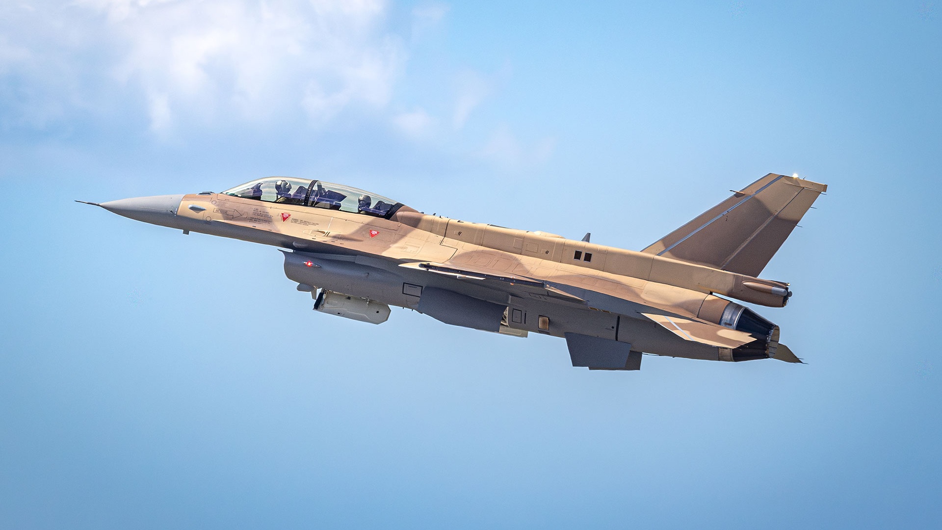 Premier vol réussi pour le F-16 Block 72 de l'Armée de l'air marocaine