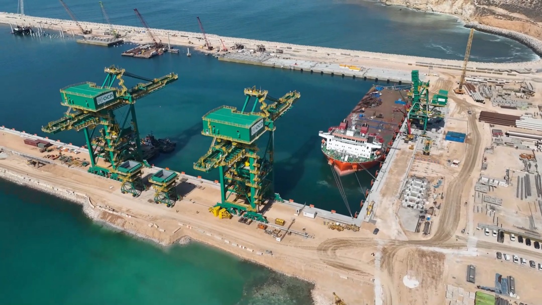 Premiers équipements de manutention portuaire de ZPMC arrivés au port de Safi