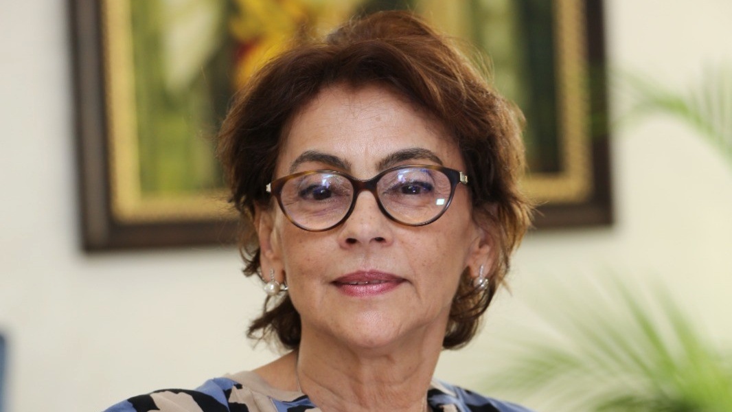 Zineb Belahmer, artiste peintre et sociologue : « Je voulais palper les choses »