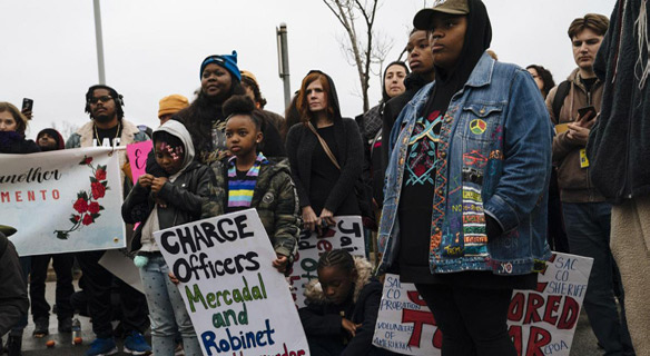 Etats-Unis : les manifestations éclipsent la pandémie qui menace de résurgence