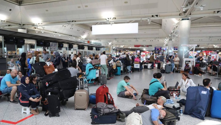 Marocains bloqués à l’étranger : Flou total autour de la réouverture des frontières