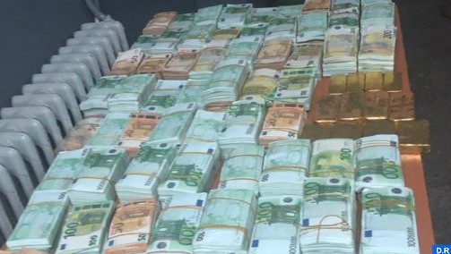 Oujda: Saisie de 20Kg de plaques d'or et plus de 2 millions d'euros provenant probablement d'activités criminelles