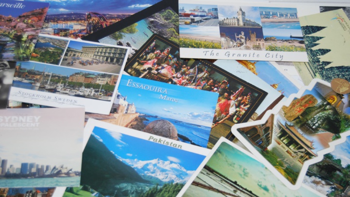 Correspondance : A l'ère du numérique, les cartophiles se font rares