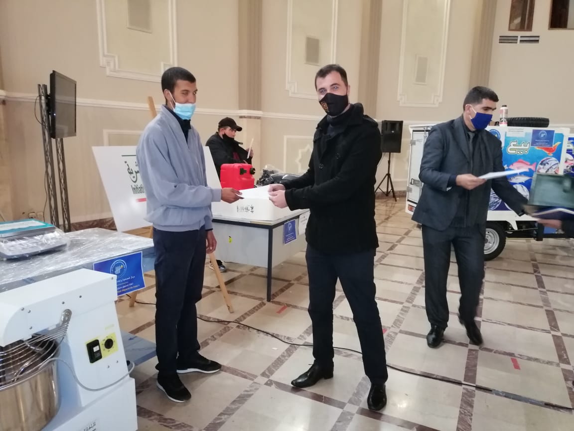 Fahs-Anjra: Remise d’équipements de projets générateurs de revenus au profit d’ex-détenus