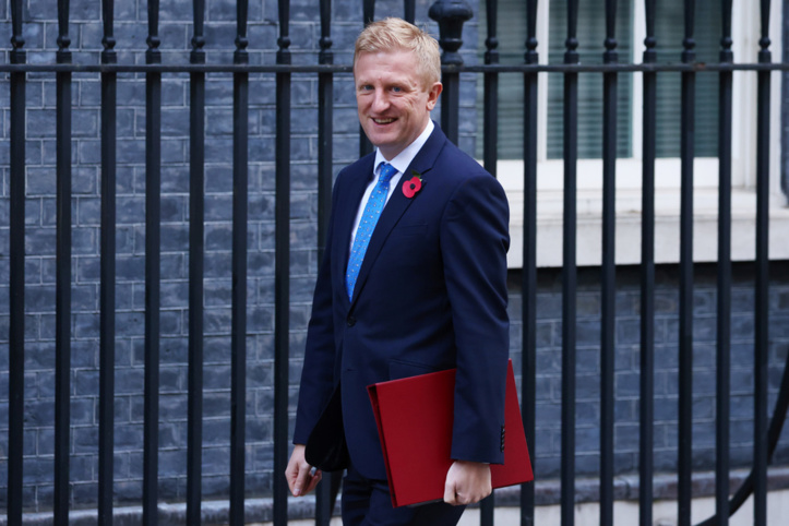 «The Crown» : Netflix devrait clairement indiquer que c'est une fiction, selon un ministre